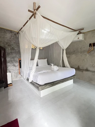 รูปภาพของซันไชน์ ออน เดอะ ร็อค