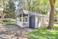 20 Mi to Glacier Natl Park Pet-Friendly Cabin - spa