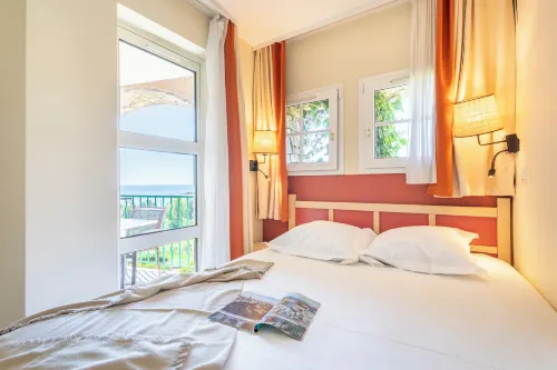 艾斯特雷爾角村皮埃爾假日