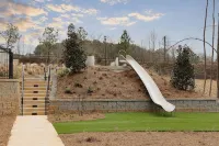 Landing Apartments - Oakwood Hotels in Oakwood