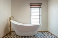 Grand Luxury Hotel Hotels in Tu Son