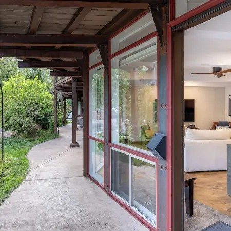 Steps to Gondola • Mountain Views • Private Parking • Aspen Core 2BR • Sleeps 6