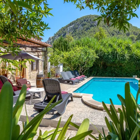Traditional Charm with Private Pool