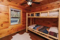 Klyfta Haus, 4Br, Lakeview, Fishing, Hot Tub, Firepit, Shuffleboard, EV Charger