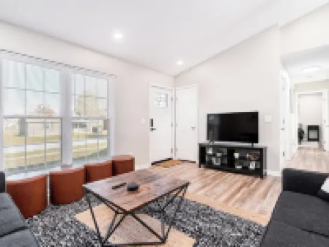 Ultimate Family Escape - 5BR 2.5BA - 2 Living Rooms Hoteles en Radcliff