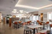 Lasala Plaza Hotel - Airport Shuttle
