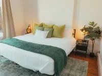 Large Condo in the heart of GR - 4-Star