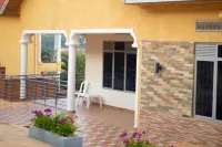 Apartment - Sleeps 11 Pets Welcomed & Garden