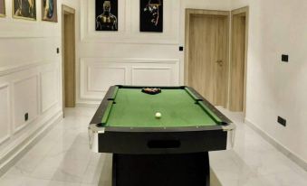 나이에 JCK라인 홈즈(JCKline Homes) 3성급 호텔 로비