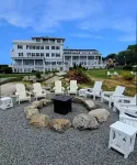 Emerson Inn by the Sea - parking