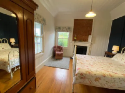 Awen Cottage - Where Heritage meets the heart of Tenterfield Hotels in Tenterfield