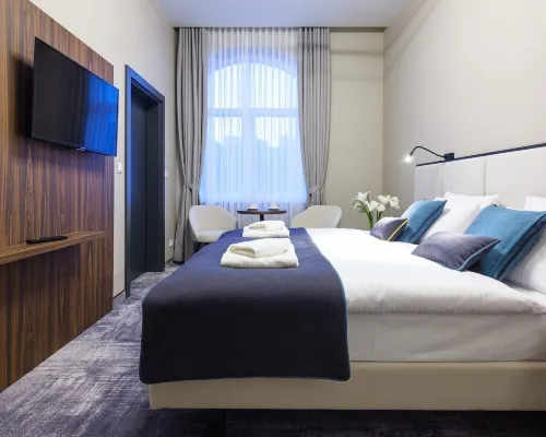 Dream Boutique Aparthotel Hotels near Dragon's Den