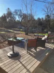 CHUCKELLI FARM's COZY COTTAGE