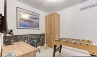 Designer Apartment Near Seafront Balcony Patio