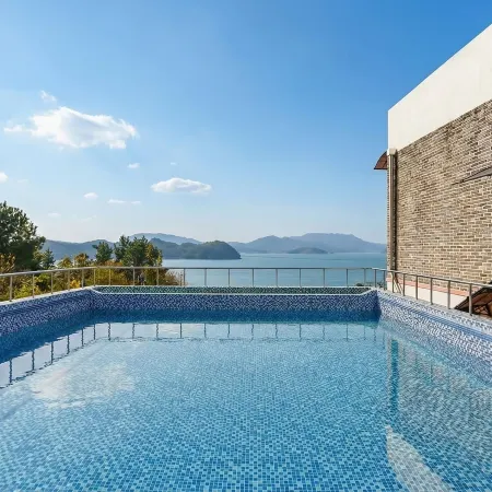 Yeosu Yegreena Pension