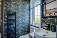 Bumblebee - 2 Bedroom Lodge - Manorbier