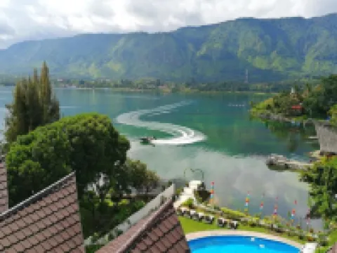 Zoé’s Paradise Waterfront Hotel Hoteles en Simanindo