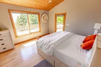 Byrdies Beach House @ Crook Point - Pet friendly