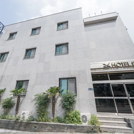 CL HOTEL