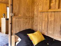 2 Bedroom Farmhouse in Seend, No Deposit Hotels in Seend
