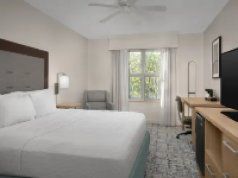 ホームウッド スイーツ バイ ヒルトン ローリー / ケーリー ケーリーのホテル