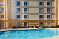 La Quinta Inn & Suites by Wyndham Greenville Haywood - Family