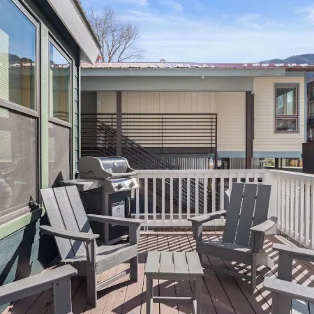 Pacific Street Townhome 514B by AvantStay
