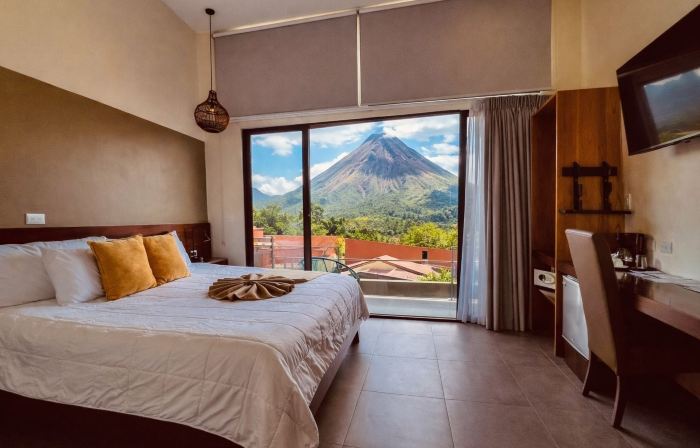 La Fortuna Lodge by Treebu Hotels
