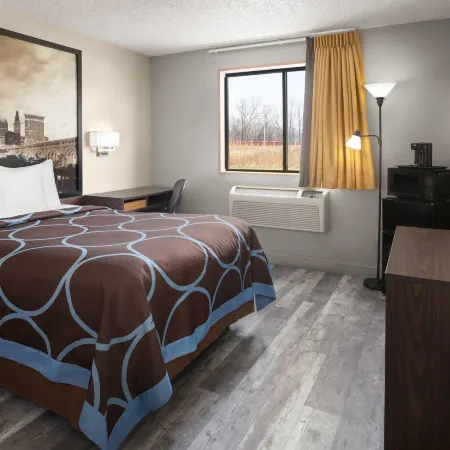 Super 8 by Wyndham Mentor/Cleveland Area