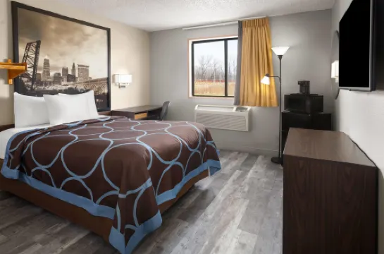 Super 8 by Wyndham Mentor/Cleveland Area