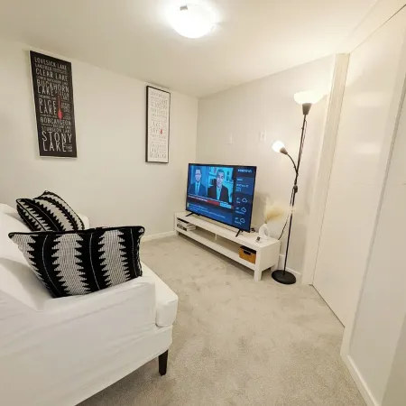 Private Suite | Prairie Pointe & Near UofM