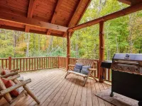Christine's Chalet Cabin at Trickle Creek Hotels in Marion Township