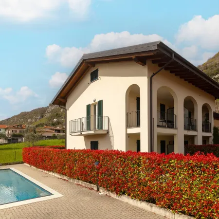 Serenity Como Lake View Apartment with Pool