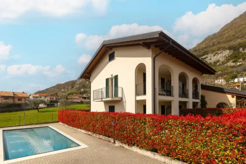 Serenity Como Lake View Apartment with Pool - 山景