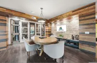 Stylish 2BR w Pool Pet-friendly Unit 13 - Huoneistot