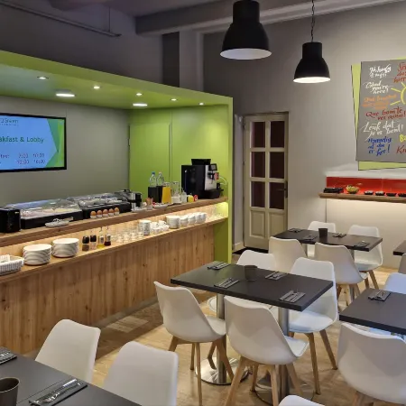 B40 Green ApartRooms Отели рядом с достопримечательностью «Станция метро Corvin-negyed»