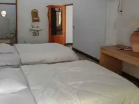 Hotel Istiqlah Syariah Hotels in Giri