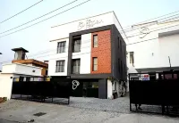 THE ESTORIA