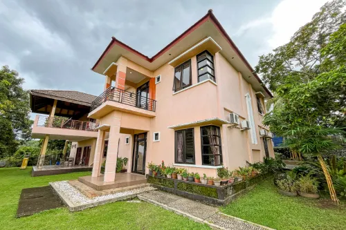 RedDoorz Casa Delray Syariah at Pantai Pelabuhan Ratu