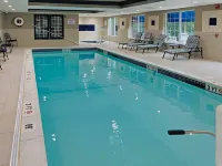 Comfort Inn & Suites Sturbridge-Brimfield - piscina