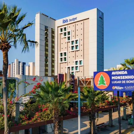 Ibis Budget Fortaleza Praia de Iracema Отели рядом с достопримечательностью «Коко»