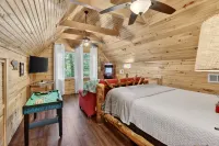 270 Black Bear 3 Bedroom Cabin by Redawning - Chalets