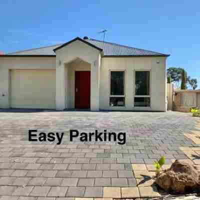 3BR 2 BTH No Stairs Aircon Big Athelstone Home Hotel Exterior