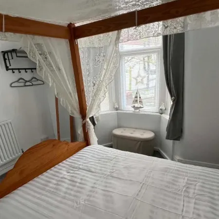 Pet Friendly - Family Friendly - Close to Beach