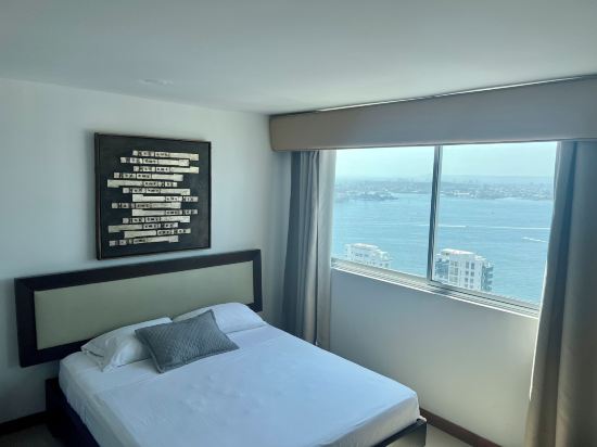 Luxurious 3-Bedroom Penthouse with Ocean Views in Cartagena