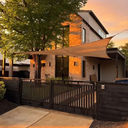 New Build Downtown Views Pool Spa Walkable