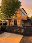 New Build Downtown Views Pool Spa Walkable - Bungalow