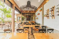 Chic Condo Karon by Resava