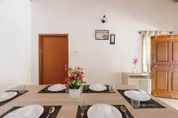 Rosedale Farmhouse - 2-Star
