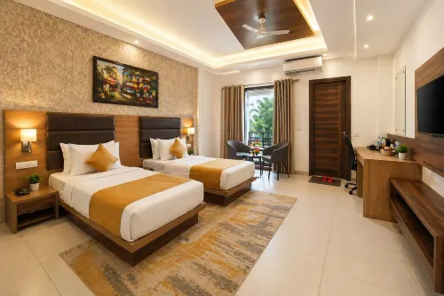 Hotel Jmk - Managed by JMD Group - Free Pickup and Drop - Homestays